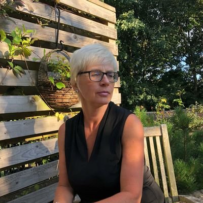 Caroline Bond