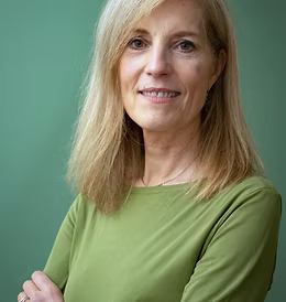 Author Pamela Holmes